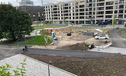Otto-Weidt-Platz - Teileröffnung - Teerweg